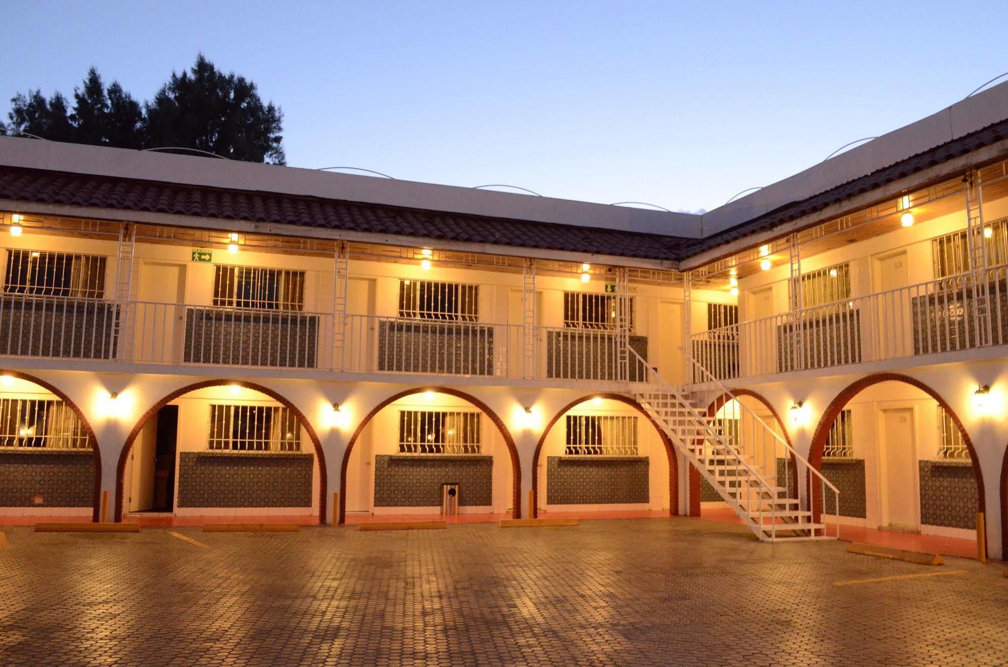 Hotel Boulevard مكسيكالي المظهر الخارجي الصورة
